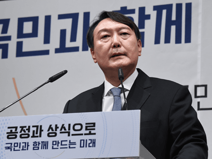 Former Prosecutor General Yoon Suk-yeol speaks to declare his bid for presidency at a memorial dedicated to the noble sacrifice of independence fighter Yun Bong-gil on June 29, 2021 in Seoul, South Korea. Ex-Prosecutor General Yoon Suk-yeol officially launched his high-profile presidential bid, four months after he stepped down from …
