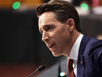 Hawley: America Needs a ‘Robust Nationalism’ — ‘Neocons Are Globalists’