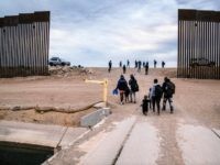 Yuma Hospital CEO: Providing Care to Migrants Is 'Unsustainable'