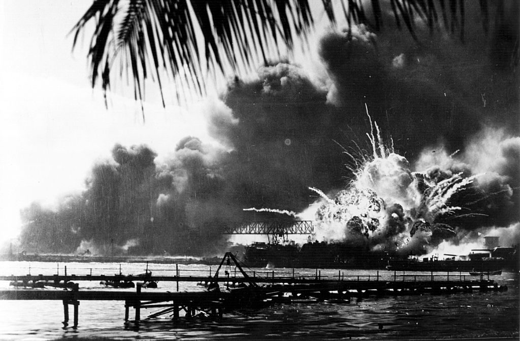 Pearl Harbor survivors unite to honor those who made the supreme sacrifice