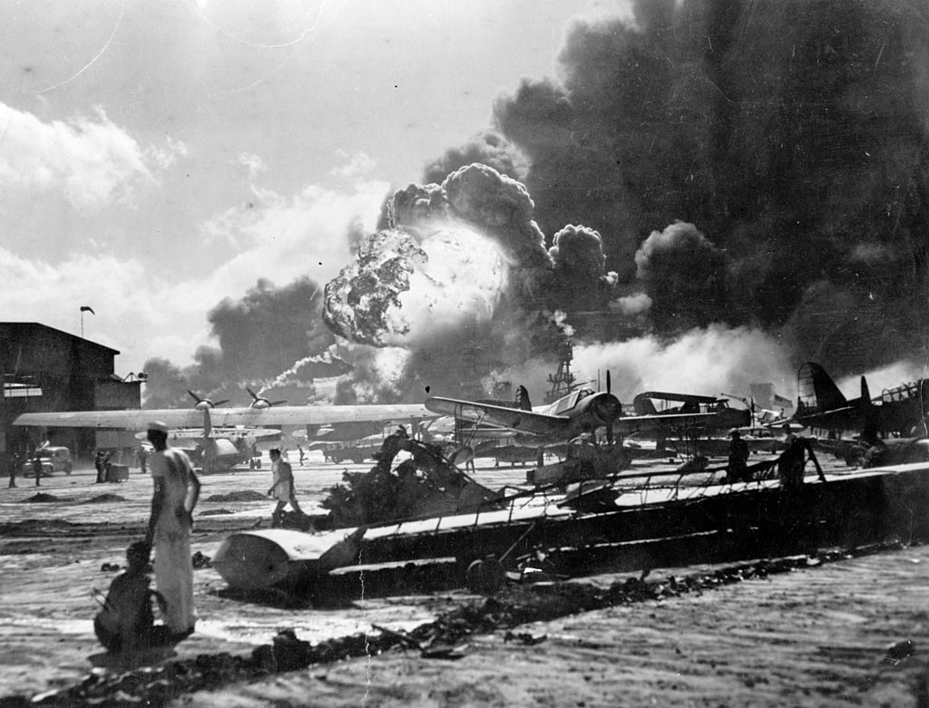 Pearl Harbor survivors unite to honor those who made the supreme sacrifice