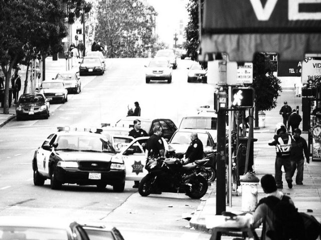 Tenderloin arrest (karendesuyo / Flickr / CC / Cropped)