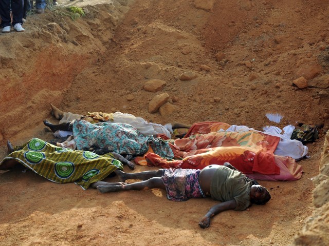 Bodies of Christian massacred by the ‘mainly Muslim’ Fulani lie in a mass grave after 500 Christians were slaughtered in a 3-hour orgy of violence against Christian villages in northern Nigeria in 2010. 