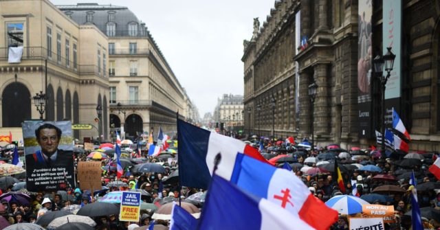 Over 100k Protest Vax Pass After Macron Vowed to ‘Piss Off’ Unvaxed