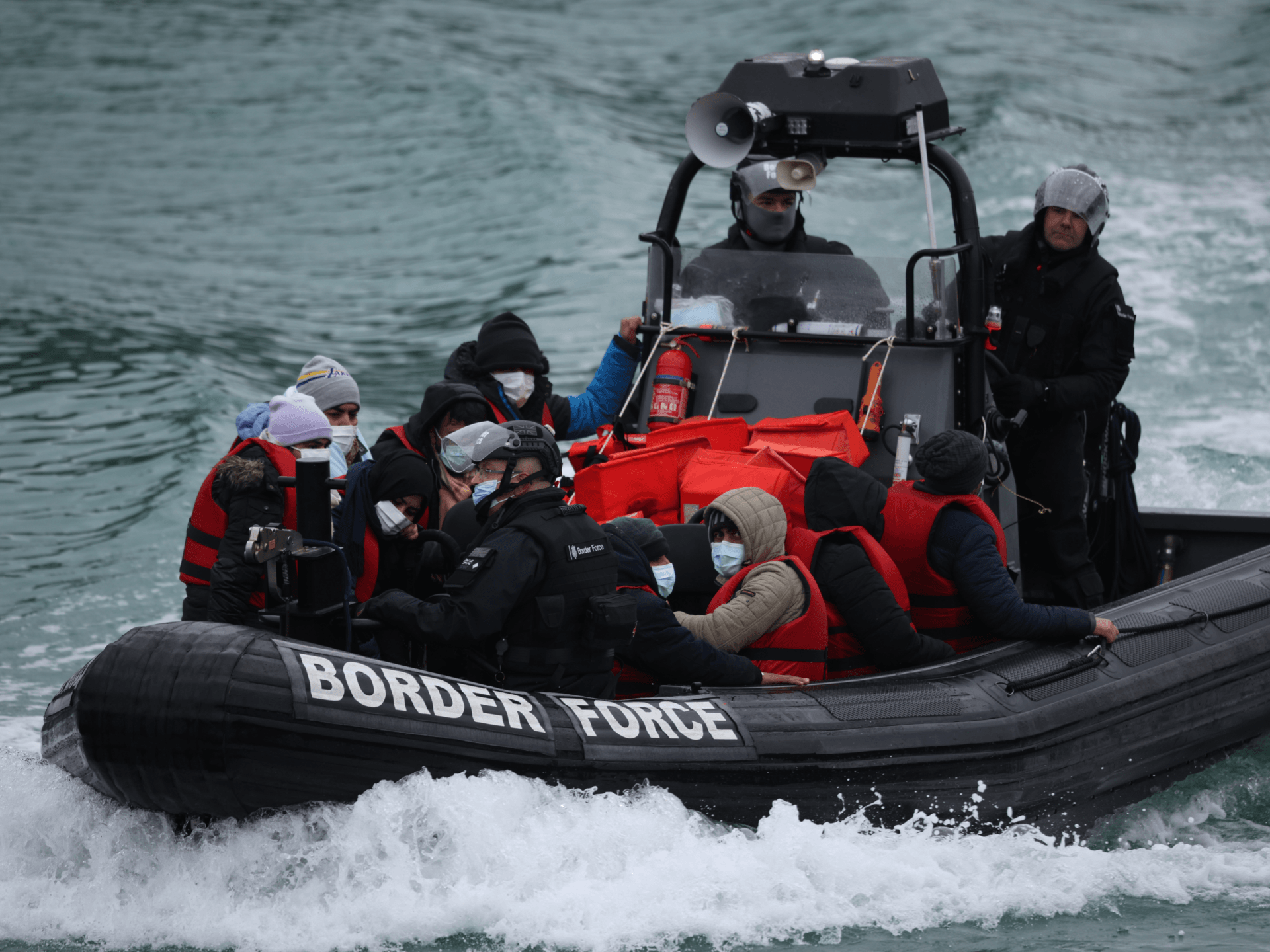Nearly 100 More Migrants Cross Channel on Sunday Amid Record January - Vimarsana News