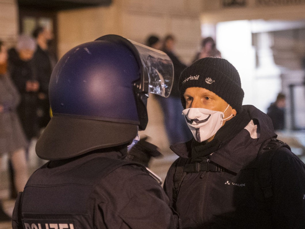 Rally Against Lockdowns Sees 100,000 Germans Protest - Vimarsana News