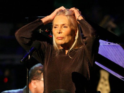 LOS ANGELES, CA - OCTOBER 28: Recording artist Joni Mitchell performs during the Thelonious Monk Jazz Tribute Concert For Herbie Hancock at the Kodak Theatre on October 28, 2007 in Los Angeles, California. (Photo by Frederick M. Brown/Getty Images)