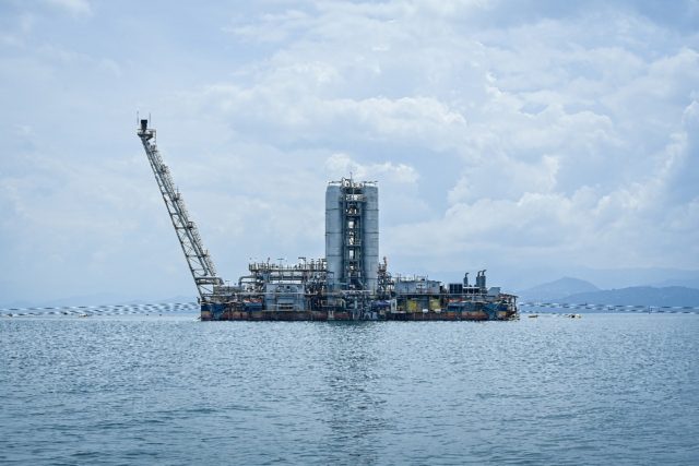 On Lake Kivu, lying between Rwanda and the Democratic Republic of Congo, the KivuWatt comp