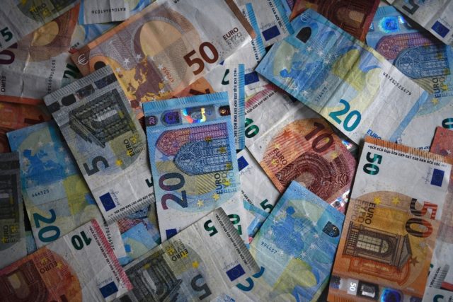 Euro banknotes have featured generic Roman and Gothic architecture to avoid political deba