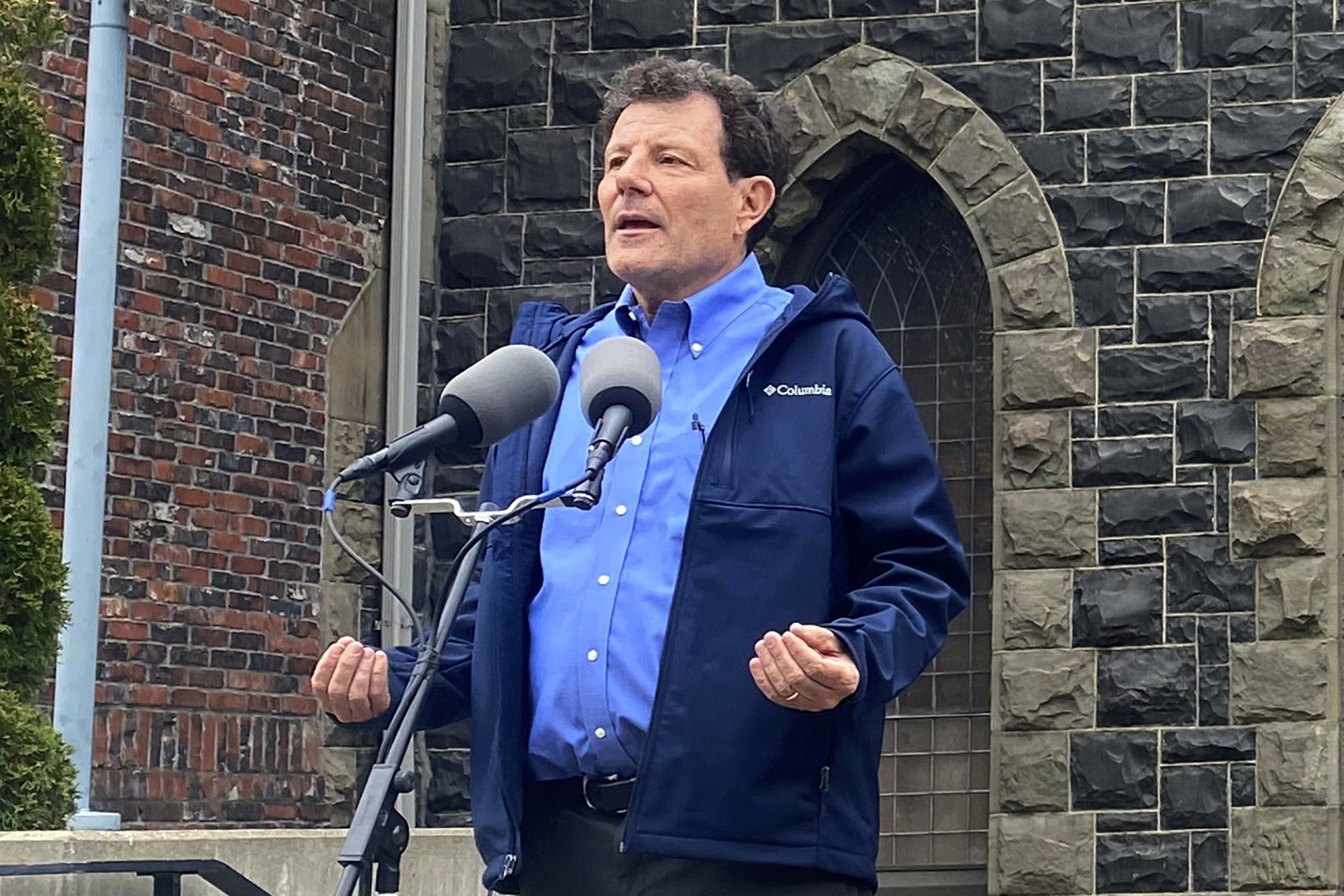 Ex-columnist Kristof ineligible to run for Oregon governor - Vimarsana News