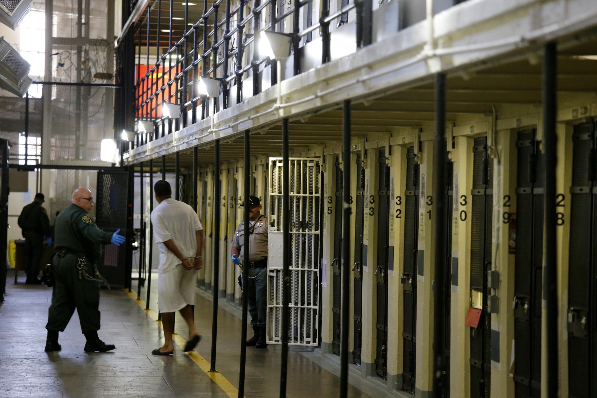 California moves to dismantle nation's largest death row - Vimarsana News