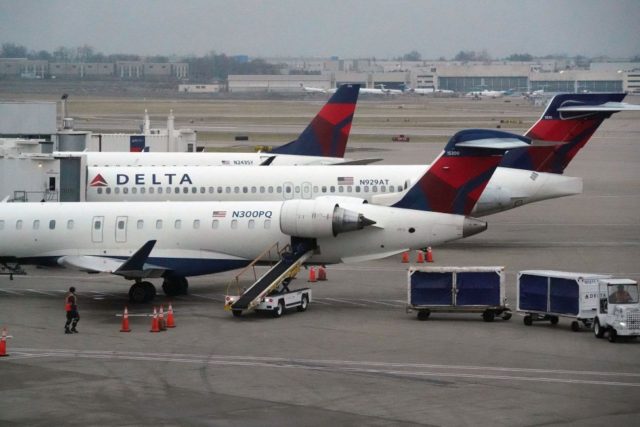 AT&T, Verizon to delay activating some 5G towers over airline disruption fears