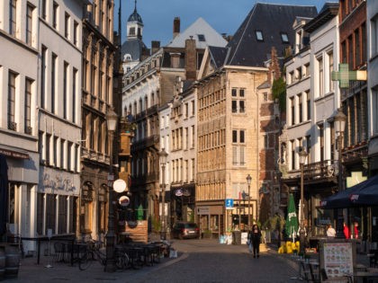 ANTWERPEN, BELGIUM - AUGUST 03: The main shopping streets in the city of Antwerp, as well as the town hall square, have remained deserted by customers and tourists since the curfew came into force 5 days ago, on August 3, 2020 in Antwerpen, Belgium. Antwerp has urged visitors to stay …