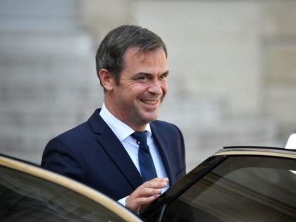 French Health Minister Olivier Veran leaves the Elysee presidential Palace in Paris on August 25, 2021, after the first weekly cabinet meeting following the summer holidays. (Photo by Alain JOCARD / AFP) (Photo by ALAIN JOCARD/AFP via Getty Images)