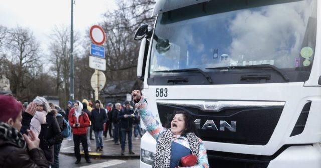 ‘They Can’t Stop Us’ Freedom Convoy Rolls into EU's Capital Despite Ban