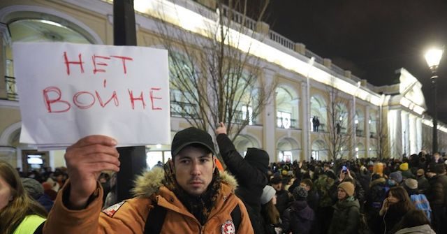Reports: Over 50 Russian Cities Flooded with Anti-War Protests
