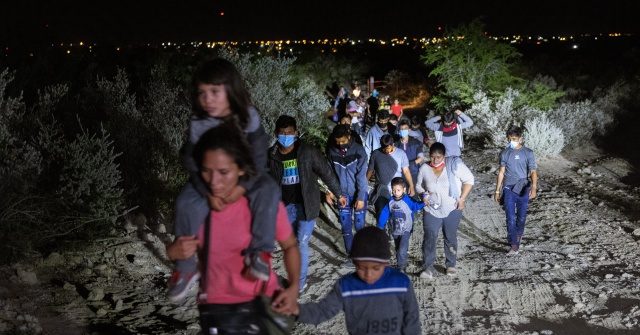 Washington Post: Coyotes Schedule Migrant Deliveries to Help Federal Catch and Release - Vimarsana News