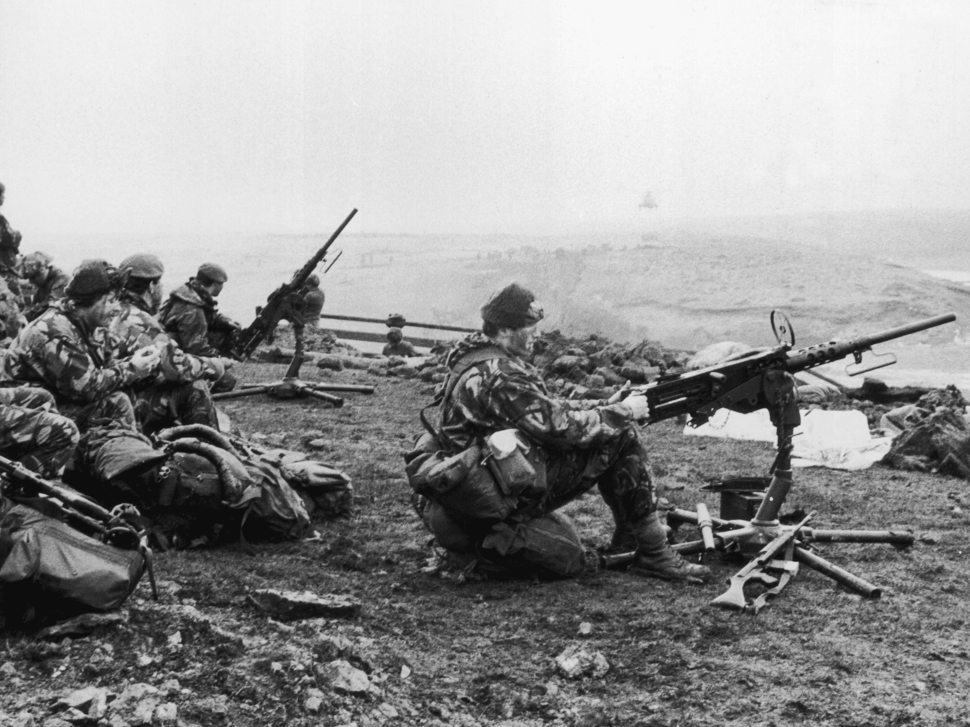 1982: British soldiers in action during the Falklands War. (Photo by Fox Photos/Getty Images)