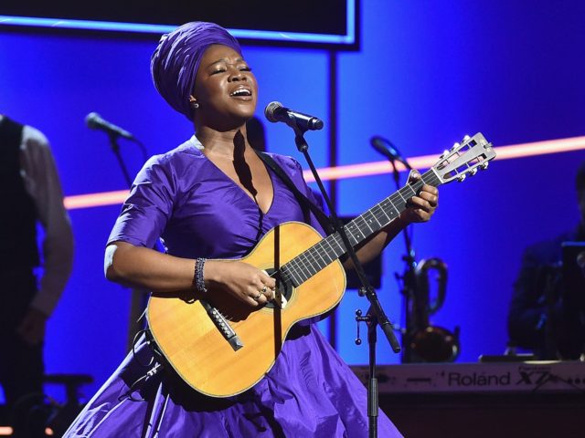 NEW YORK, NY - JANUARY 28: India Arie performs onstage at the Premiere Ceremony during the