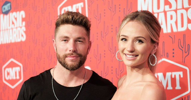 Country Star Chris Lane's Wife Lauren Blasts 'Cruel' School Mask Mandates - Vimarsana News