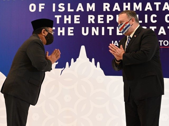 US Secretary of State Michael Pompeo (R) greets General Secretary of Nahdlatul Ulama, Yahy