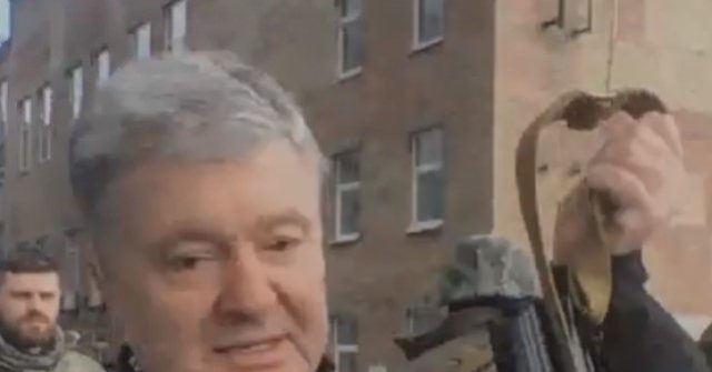 Watch: Fmr Ukrainian President Poroshenko Shows off Guns in Streets of Kyiv — ‘We Shall Deal with Putin’