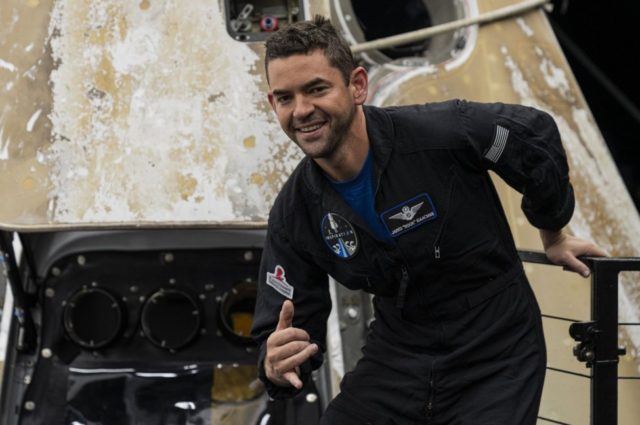 SpaceX plans new private spaceflight missions, first private spacewalk