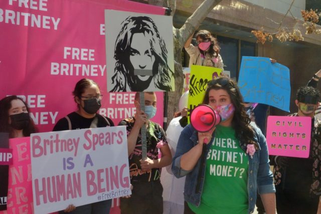 Reports: Britney Spears to release memoir, lands deal with Simon & Schuster