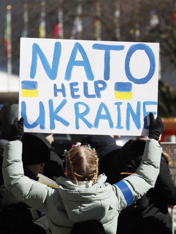 Australia, Canada pledge more weapons to Ukraine amid Russian invasion