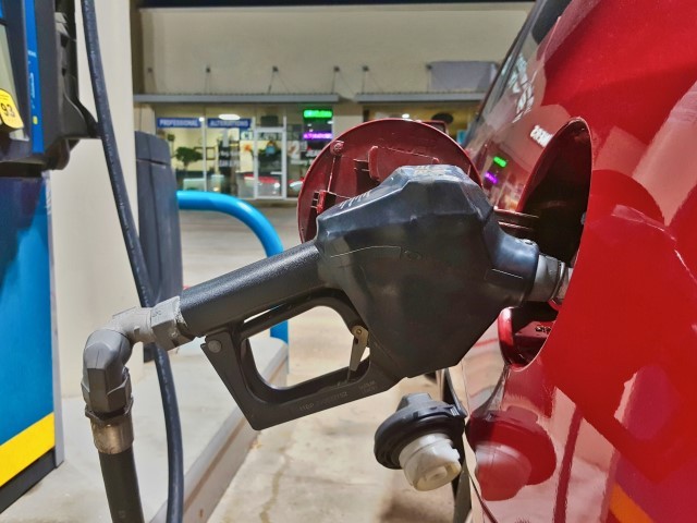 Church to Give Away 100 Gas Gift Cards: 'We Want to Do Something' - Vimarsana News