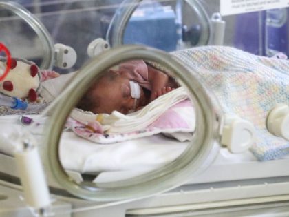 FRIMLEY, ENGLAND - MAY 22: Image released on May 27, A newborn baby in the maternity ward at Frimley Park Hospital in Surrey on May 22, 2020 in Frimley, United Kingdom. The hospital is part of the Frimley Health NHS Foundation Trust which has said that with Covid-19 pressure gradually …