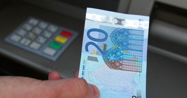 ‘Cashless Society’ Would Leave Millions Struggling - Report