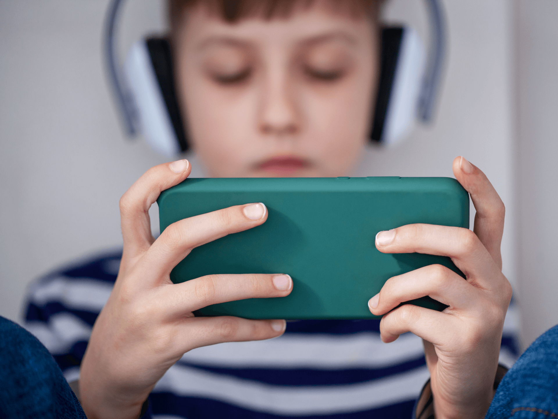 British Children Spend Over 4 Hours a Day Staring at Screens - Vimarsana News