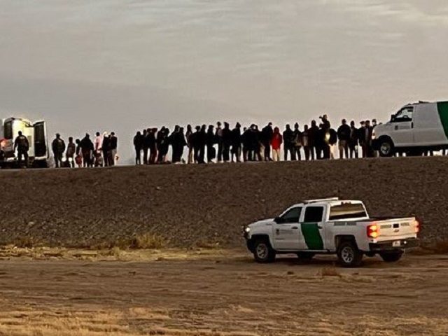 Presidio Station Border Patrol agents apprehend a large group of migrants attempting to avoid apprehension. (U.S. Border Patrol/Big Bend Sector)