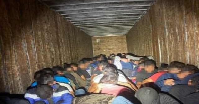 115 Migrants, 3 Unaccompanied Children Found in Fleeing Tractor-Trailer in Texas near Border - Vimarsana News
