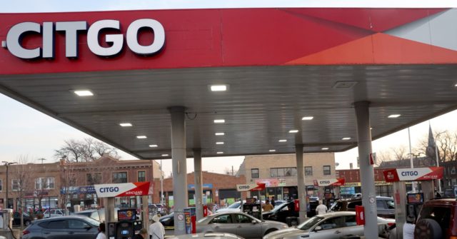 VIDEO: Drivers Line Up for Free Gas Thanks to $1M Giveaway in Chicago