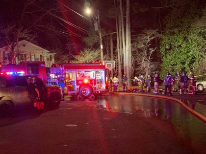 Police officers saved an individual trapped by a fire in Dunwoody, Georgia, on Sunday, and citizens are praising their efforts.