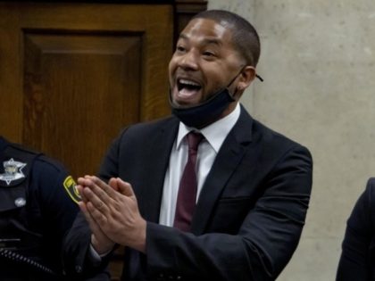 Actor Jussie Smollett speaks to Judge James Linn after his sentence is read at the Leighto