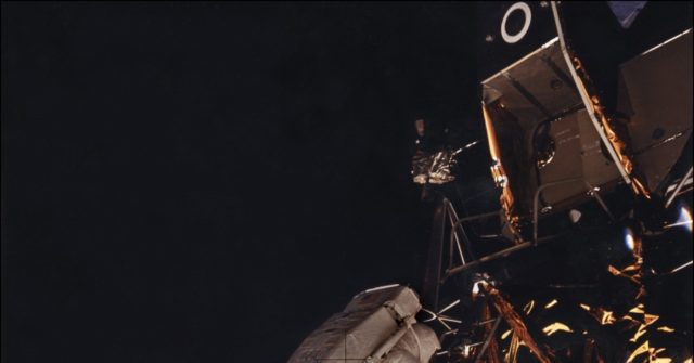 Buzz Aldrin's famous 1969 moon walk picture sells at auction - Breitbart