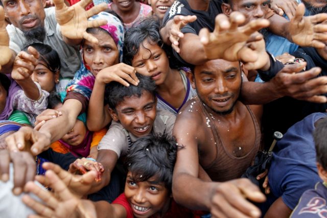 Hundreds of thousands of Rohingya live in refugee camps on either side of the Myanmar-Bang