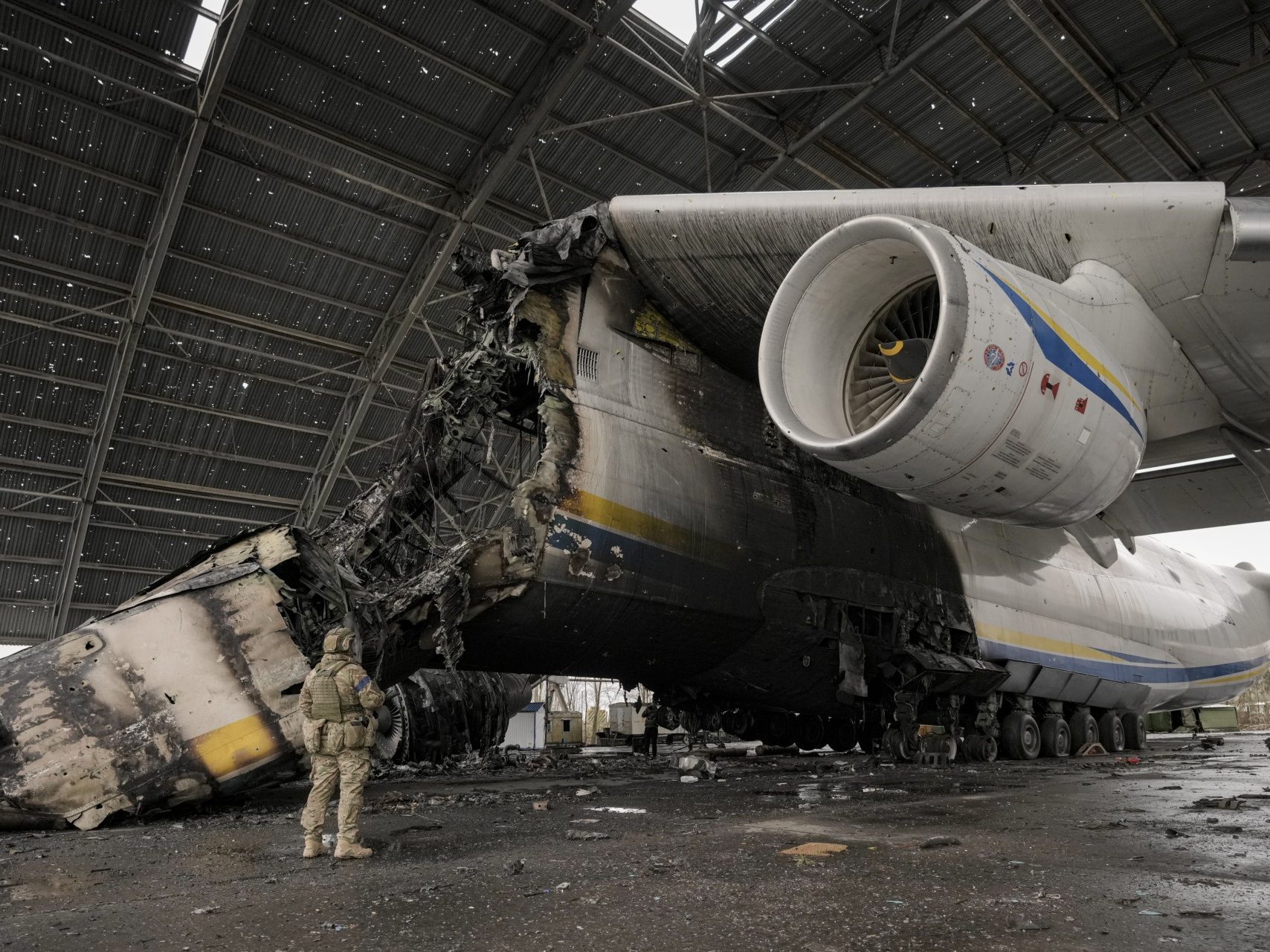 PICS: Ukraine Captures Remains of World's Largest Plane from Russians - Vimarsana News