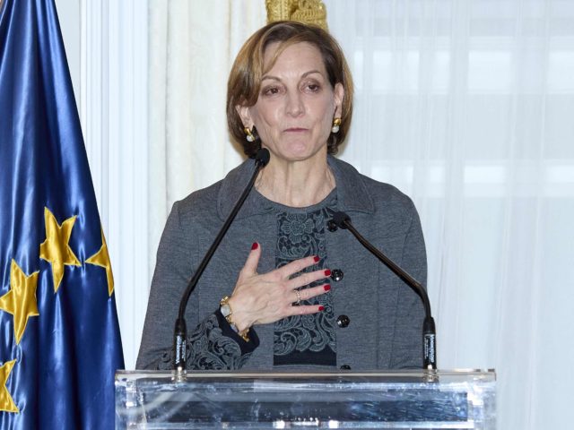 Pollak: Anne Applebaum Pushed Russia Theory but Wants to Decide What's Newsworthy for Voters - Vimarsana News