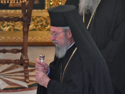 Pope Francis and Archbishop Chrysostomos II of Cyprus (R) are pictured at the Archbishopric of the Greek Orthodox Church in Nicosia, Europe's last divided capital, on December 3, 2021. - Pope Francis urged unity as Europe faces an influx of refugees and migrants, speaking on the divided Mediterranean island of …