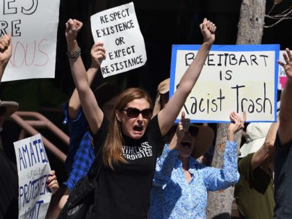 Breitbart protest (Robyn Beck / AFP / Getty)