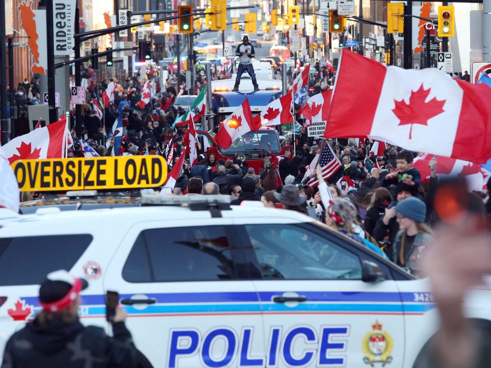 PICS: 'Freedom Fighters' Confronted by Riot Police In Trudeau's Canada - Vimarsana News