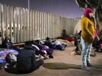 Poll: 65% of U.S. Hispanic Voters Support Closing Southern Border Until Immigration Crisis Is Solved