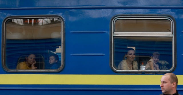 Nearly a Million Ukrainian Refugees Have Returned to Their Country
