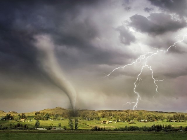 Spring Storms Prompt Tornado Watches and Warnings Across U.S. - Vimarsana News