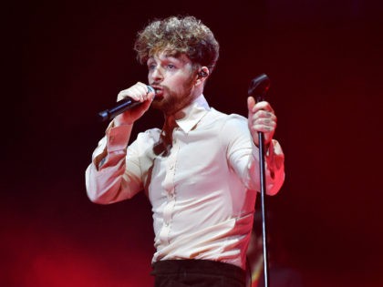 BIRMINGHAM, ENGLAND - NOVEMBER 20: Tom Grennan performs during HITS Radio's HITS Live 2021 at Resorts World Arena on November 20, 2021 in Birmingham, England. (Photo by Anthony Devlin/Getty Images for BAUER)