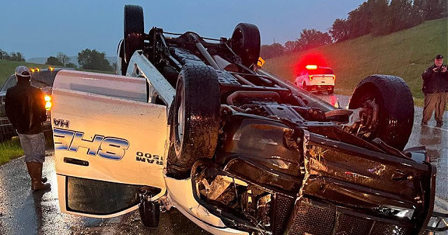 PHOTO-- Citizens Rescue Deputy from Crash: 'Angels Around Him' - Vimarsana News